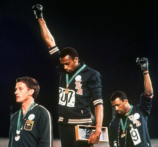 Tommie-Smith-With-Fist-Raised-in-the-Air